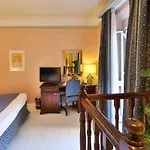 Center Hotel 3*