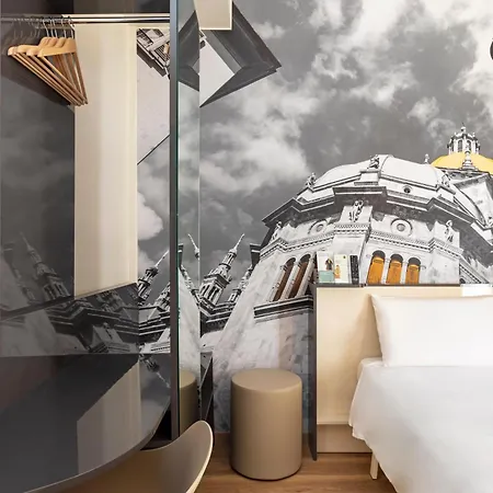 Center Hotel 3*