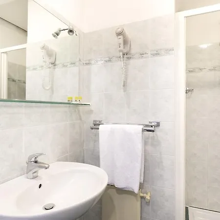Center Hotel 3*