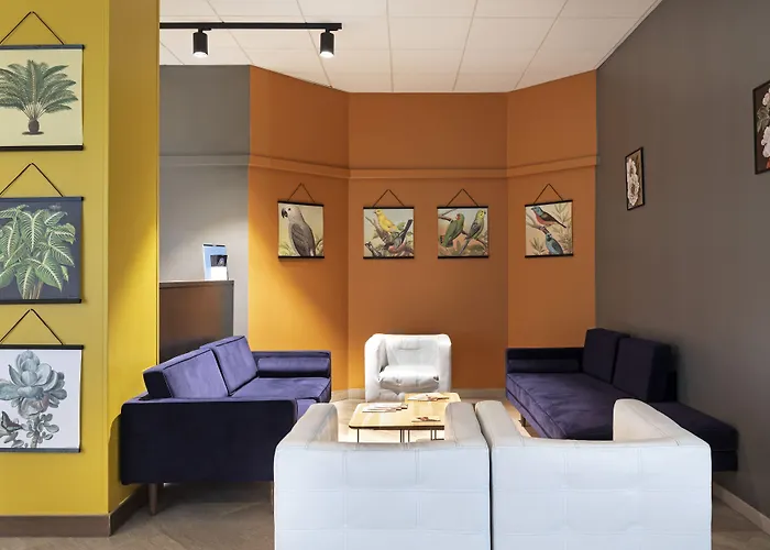 فندق Center