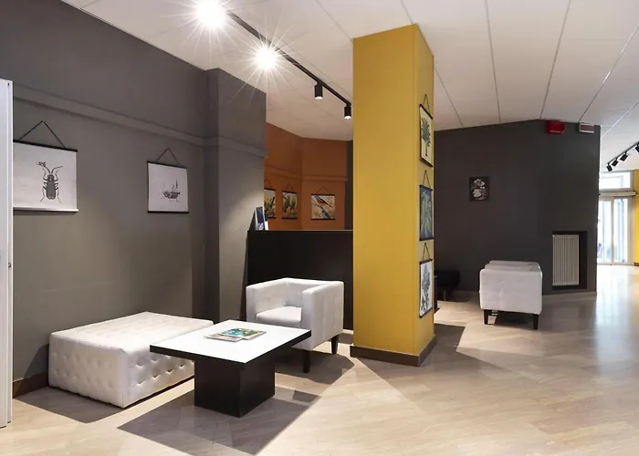 فندق Center 3*