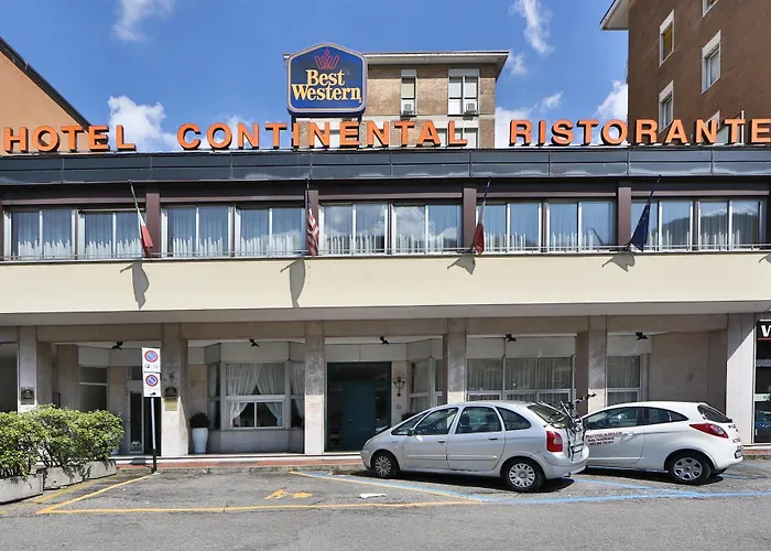 فندق Center