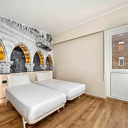 Hotel Center 3*