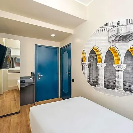 Center Hotel 3*