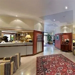 Center Комо