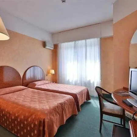 Center 3* Como