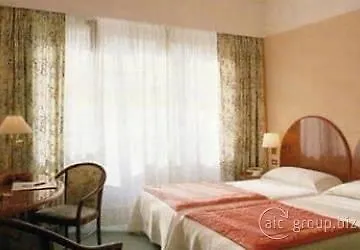 Center Hotel
