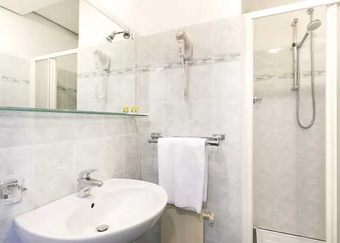 Center Hotel 3*
